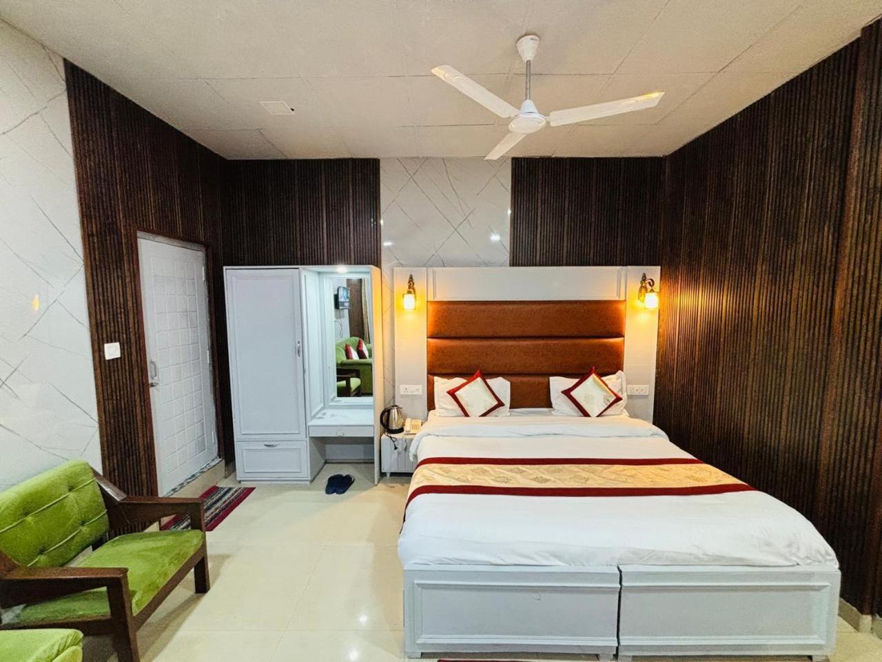 Hotel Amar Mussoorie Exteriör bild