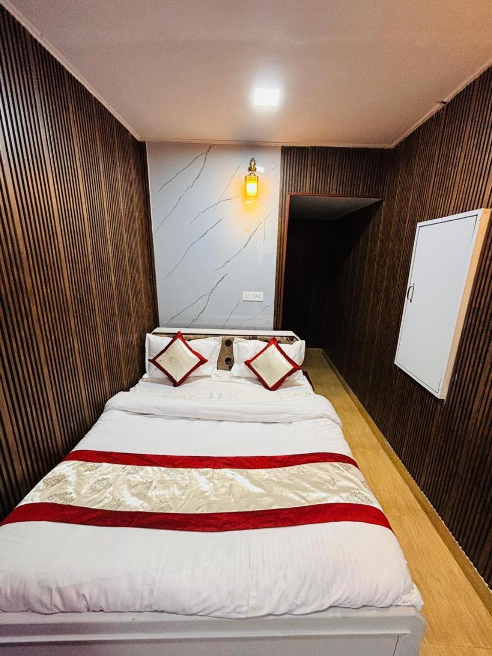 Hotel Amar Mussoorie Exteriör bild