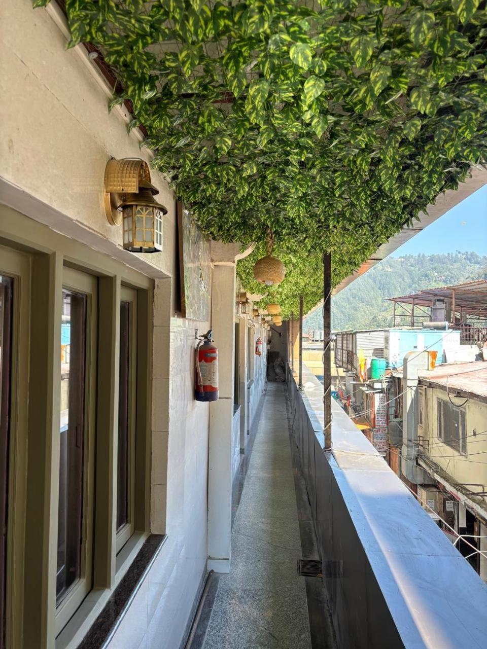 Hotel Amar Mussoorie Exteriör bild