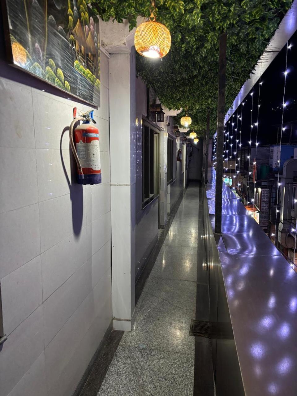 Hotel Amar Mussoorie Exteriör bild